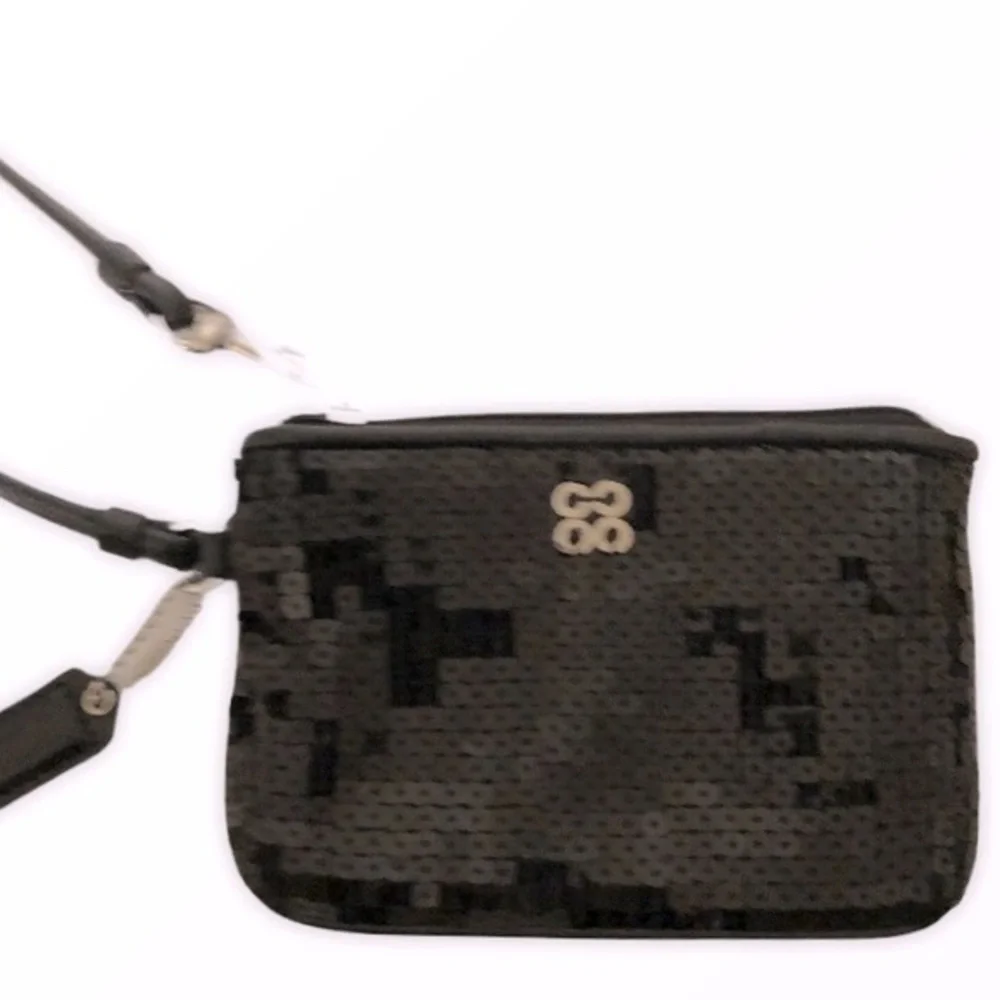 👛 COACH 👛 black sequined evening wristlet